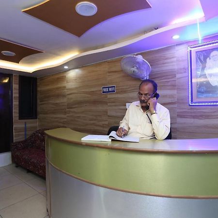 Oyo Hotel New Metro Near Phoenix United Lucknow Exterior photo